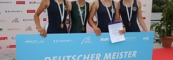 Deutscher Meister im JF 4x A LG: Pia Otto (1.v.r.)